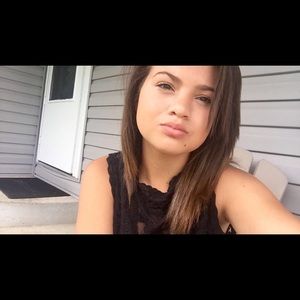 Meet your Posher, Laira